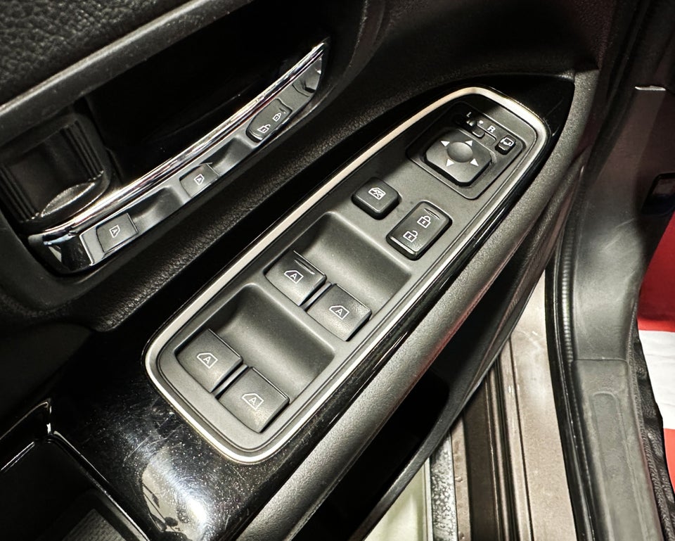 Mitsubishi Outlander 2,4 PHEV Intense CVT 4WD 5d