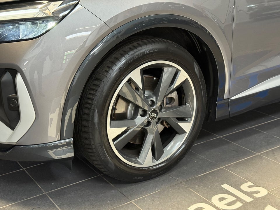 Audi Q4 e-tron 45 S-line quattro 5d