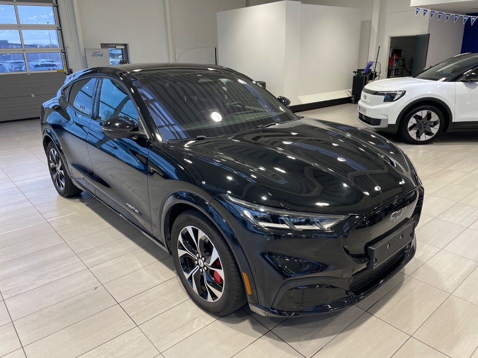 Ford Mustang Mach-E 98 Premium Extended Range AWD 5d