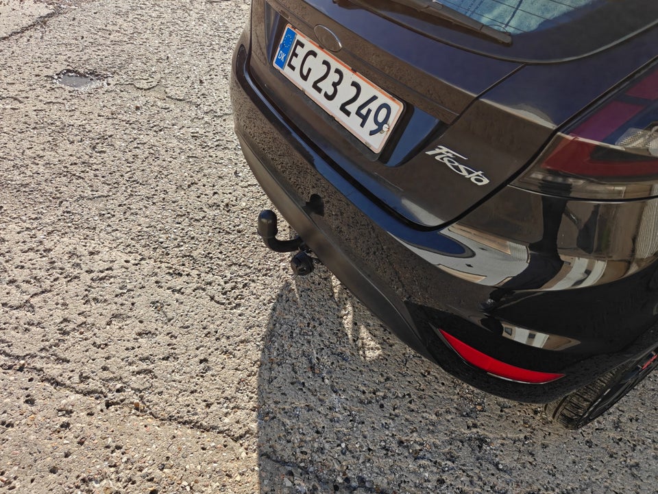 Ford Fiesta 1,4 TDCi 70 Titanium 5d