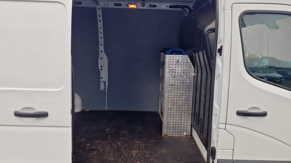 Renault Master IV T33 2,3 dCi 150 L2H2 Kassevogn