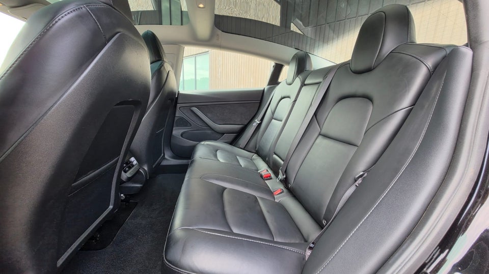 Tesla Model 3 Long Range AWD 4d