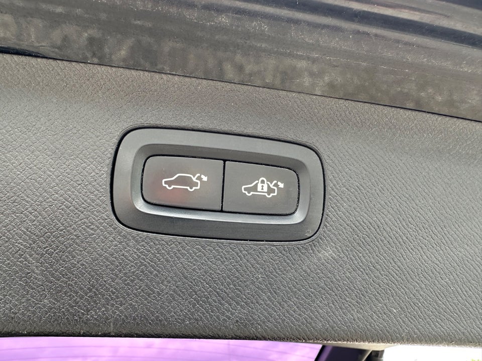 Volvo XC90 2,0 T8 407 Inscription aut. AWD 7prs 5d