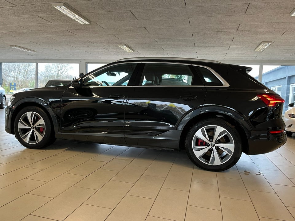 Audi Q8 e-tron 55 Advanced quattro 5d