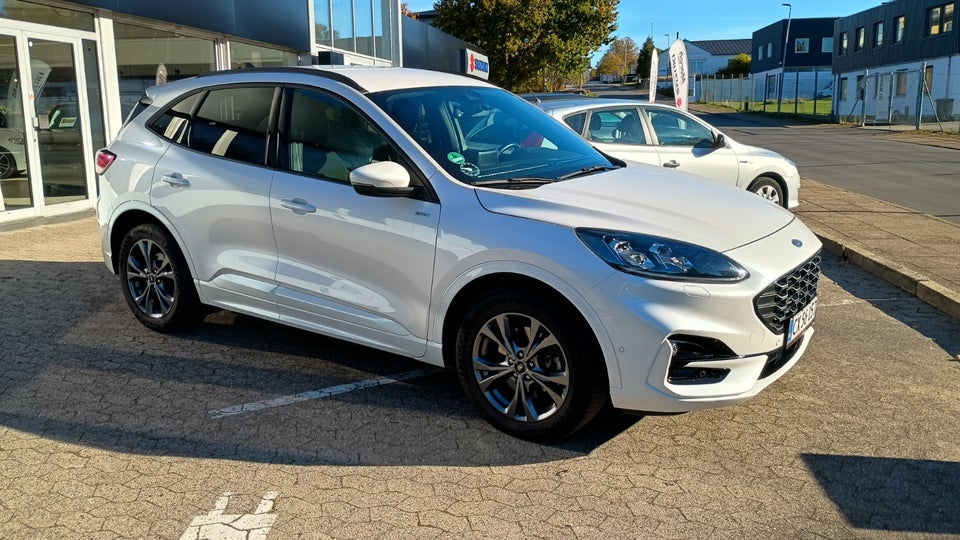 Ford Kuga 2,5 HEV ST-Line X CVT 5d