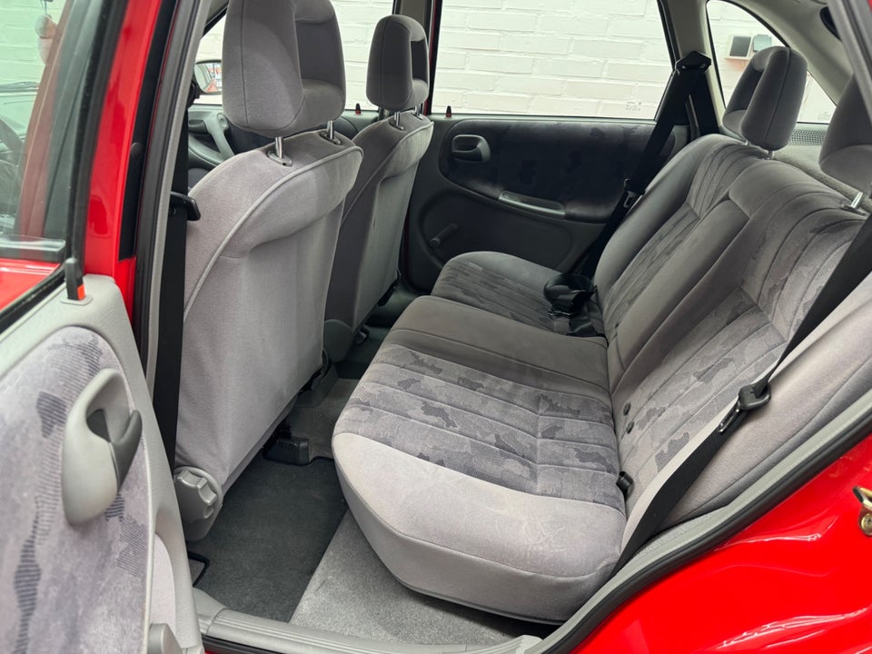 Opel Astra 1,6 Champion 5d