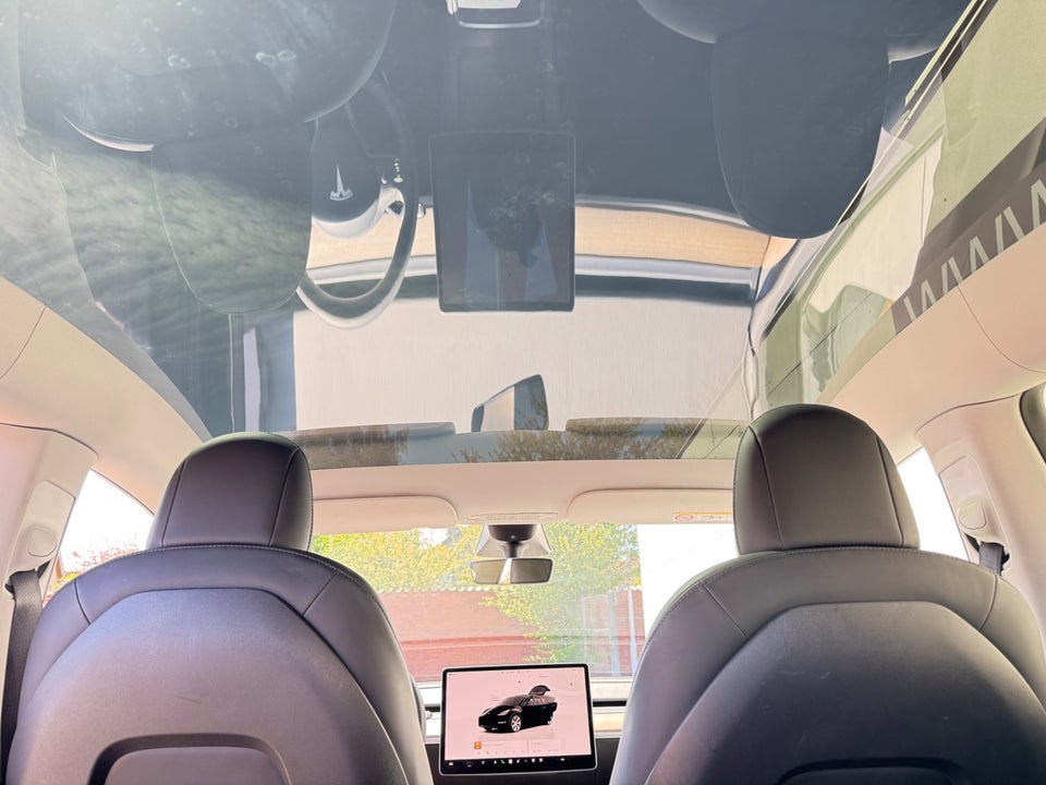Tesla Model Y Long Range AWD 5d