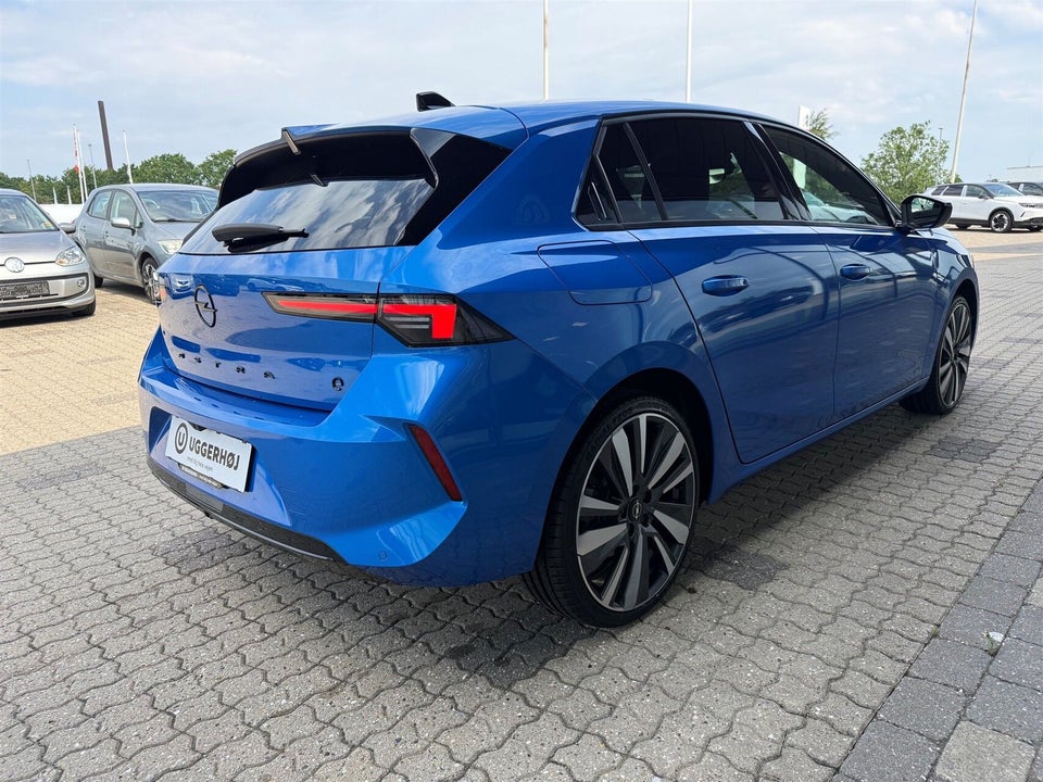 Opel Astra-e 54 Ultimate 5d