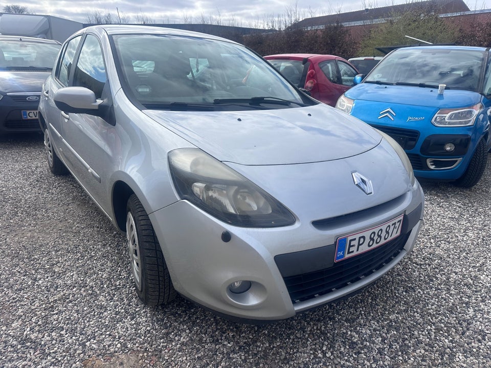 Renault Clio III 1,2 16V Authentique 5d