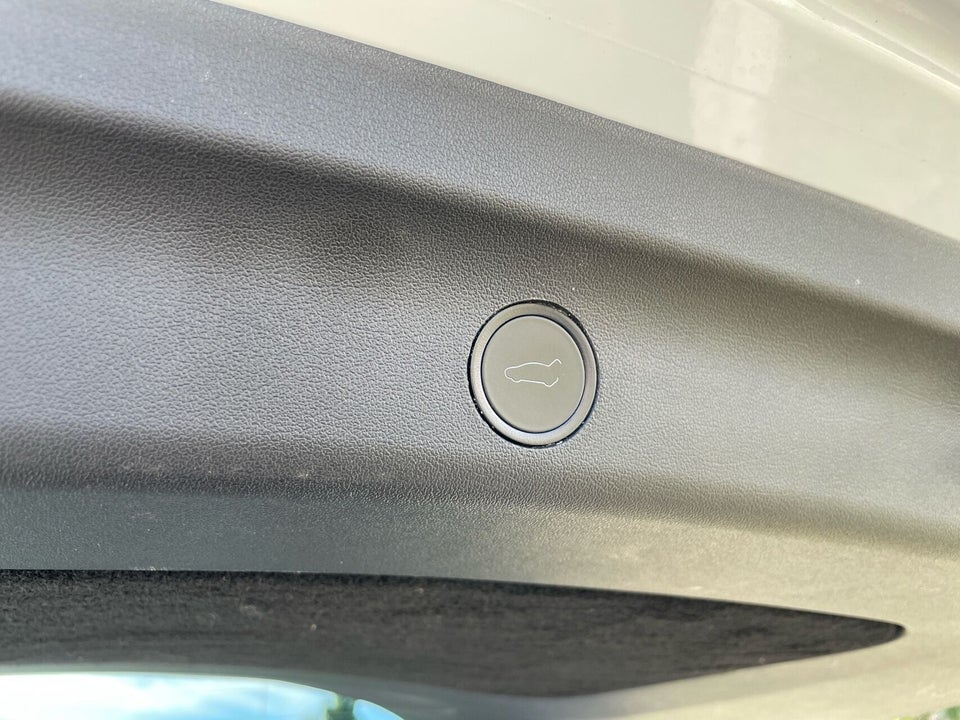 Tesla Model Y Long Range AWD 5d