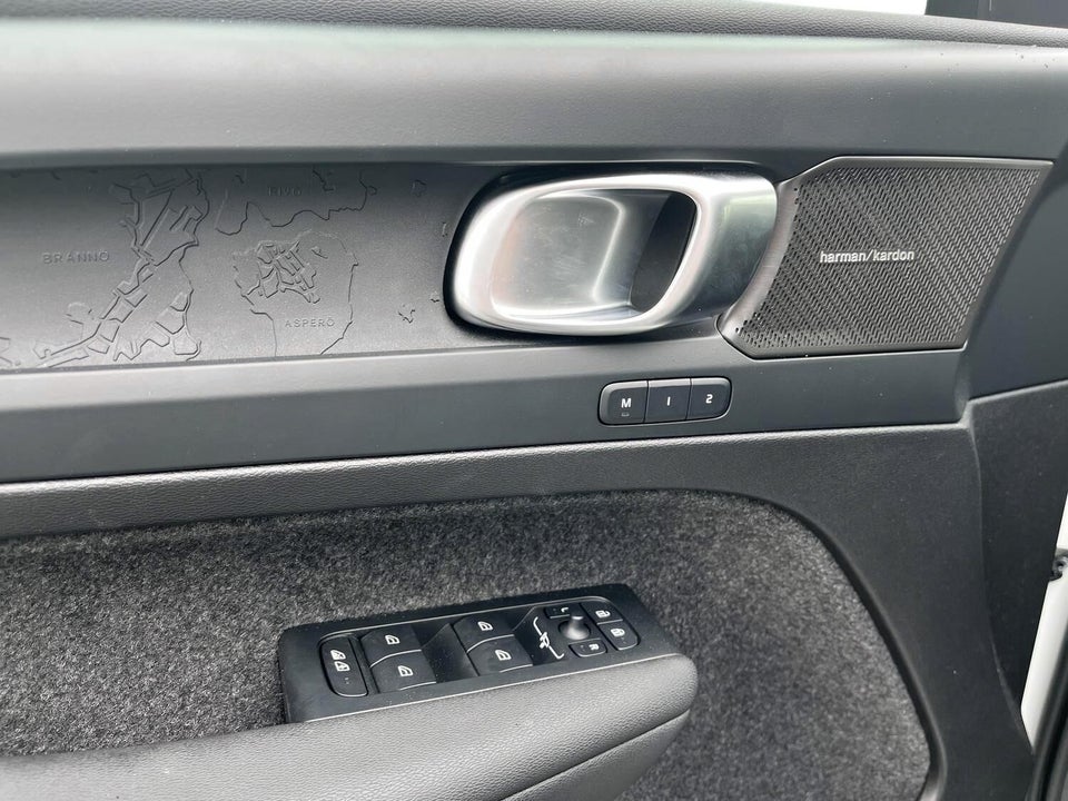 Volvo EX40 Extended Range Plus 5d