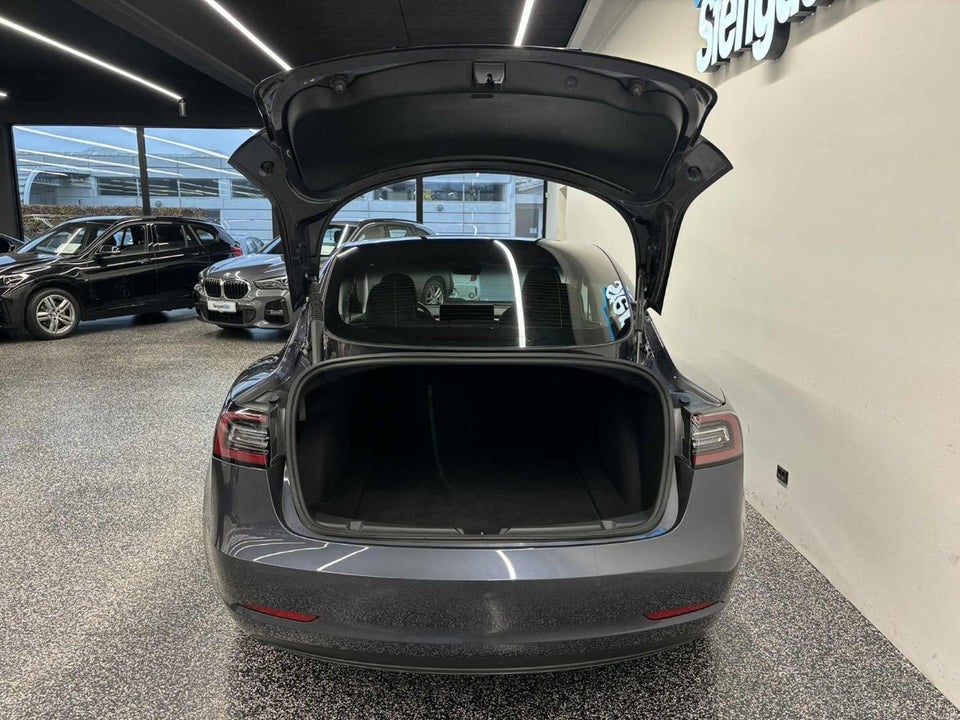 Tesla Model 3 RWD 4d