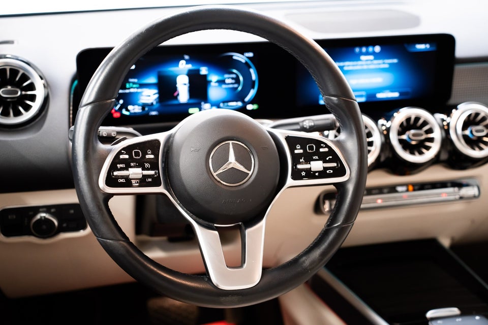 Mercedes EQB300 4Matic 7prs 5d