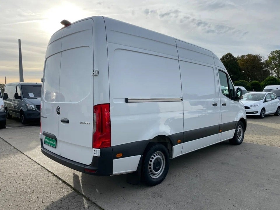 Mercedes Sprinter 319 3,0 CDi A2 Kassevogn aut. RWD