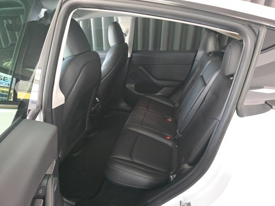 Tesla Model Y RWD 5d