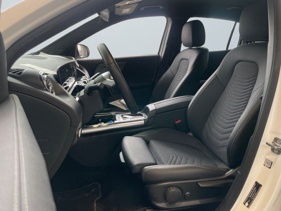 Mercedes EQA250+ Progressive 5d