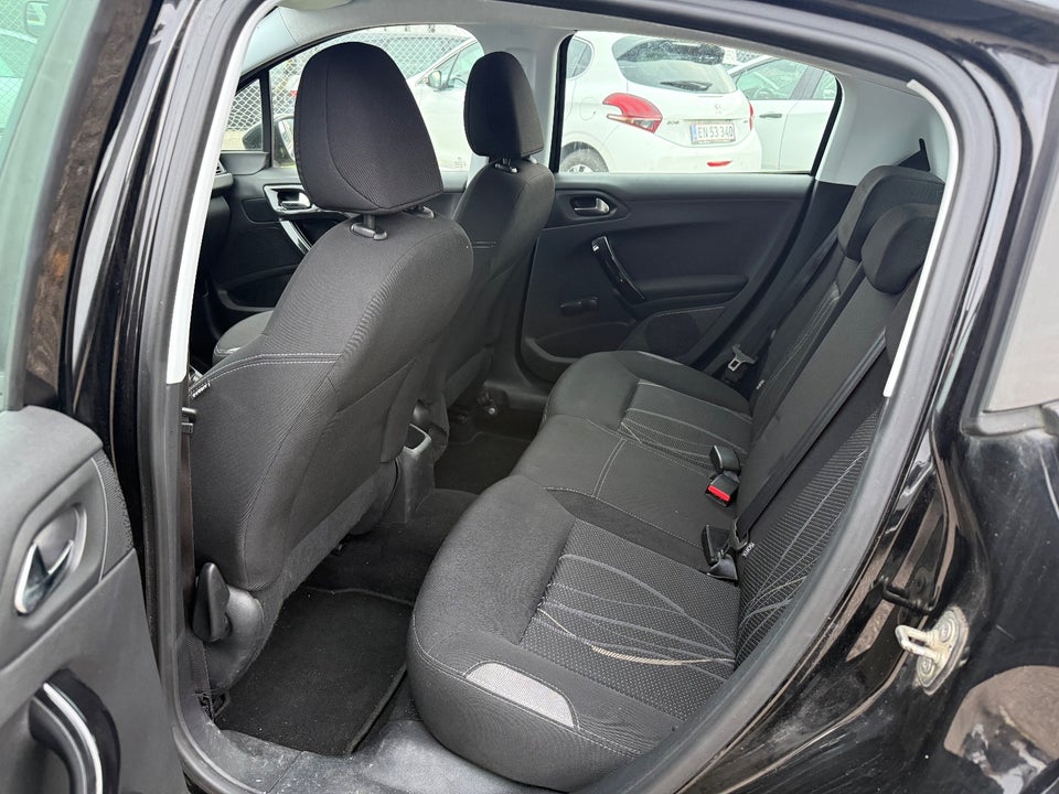 Peugeot 208 1,2 VTi Active 5d