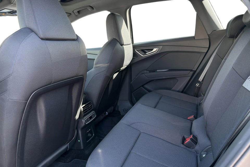 Audi Q4 e-tron 45 Progress 5d