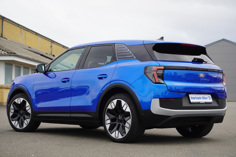 Ford Explorer 82 Premium Extended Range 5d