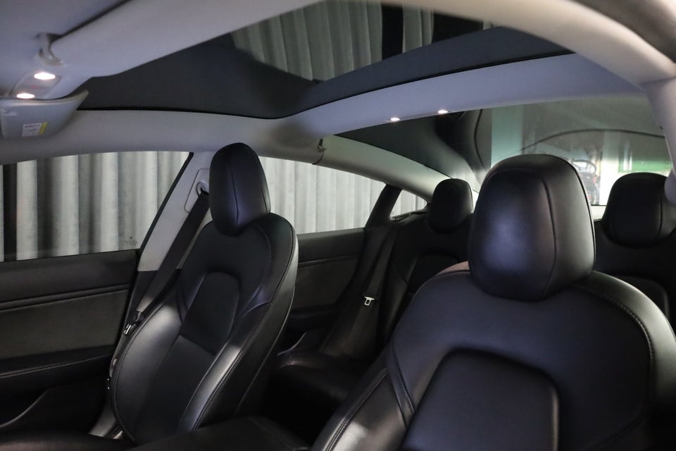 Tesla Model 3 Long Range AWD 4d