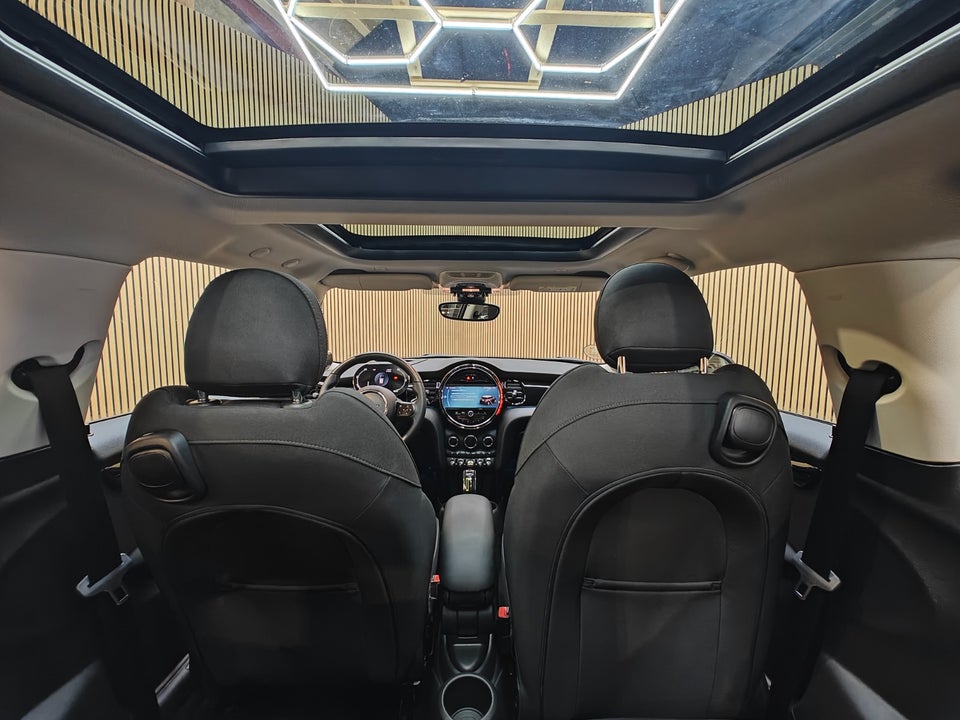 MINI Cooper SE Essential 3d