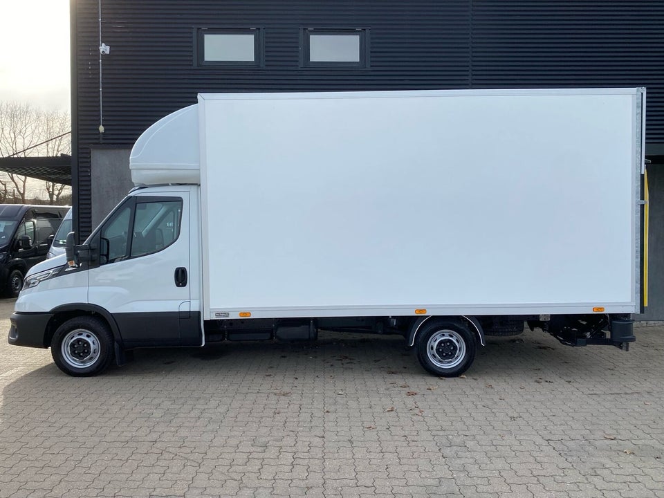 Iveco Daily 3,0 35S18 4100mm Box m/lift AG8