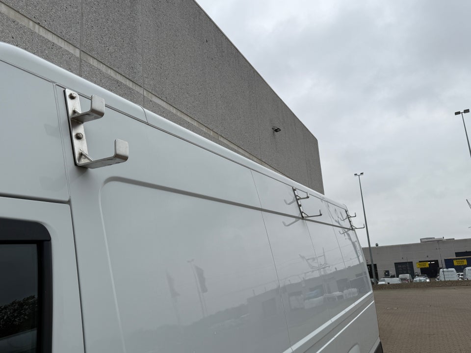 Iveco Daily 3,0 35C18 16m³ Van AG8