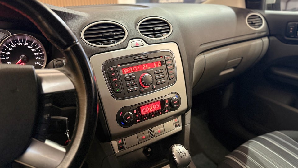 Ford Focus 1,6 Titanium stc. 5d