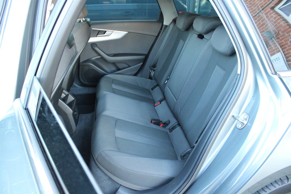 Audi A4 40 TFSi Sport Avant S-tr. 5d