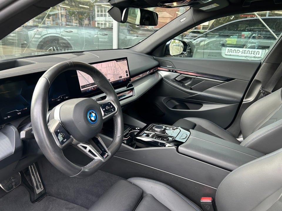 BMW i5 eDrive40 M-Sport 4d
