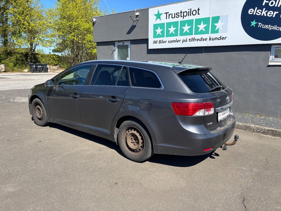 Toyota Avensis 2,0 D-4D T1 stc. 5d
