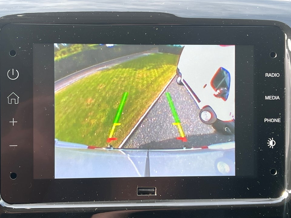 Peugeot Boxer 435 2,2 BlueHDi 165 L2H2 Premium