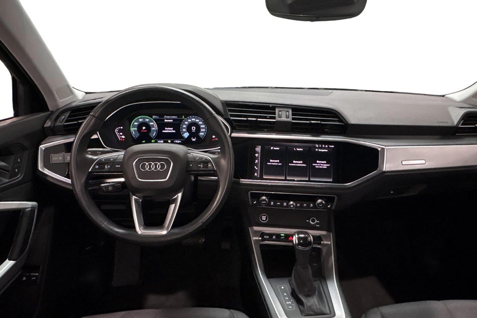 Audi Q3 45 TFSi e Attitude plus S-tr. 5d