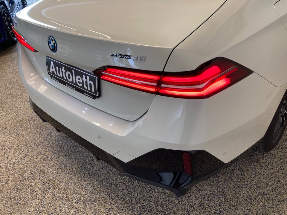 BMW i5 eDrive40 Fully Charged M-Sport 4d