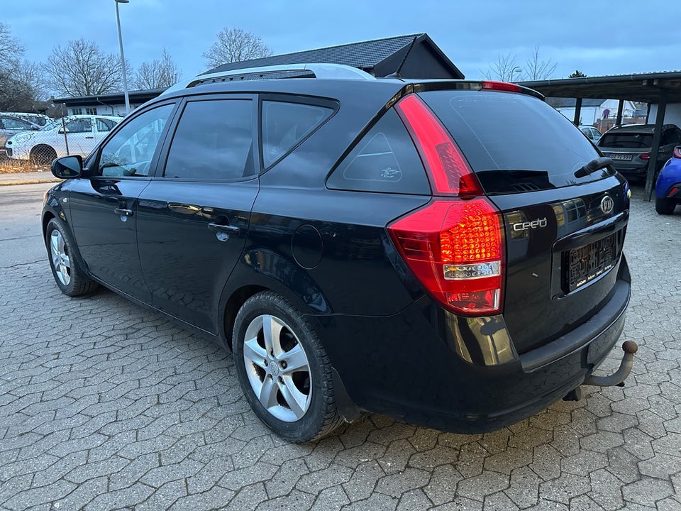 Kia Ceed 1,6 CVVT Exclusive Fashion SW 5d