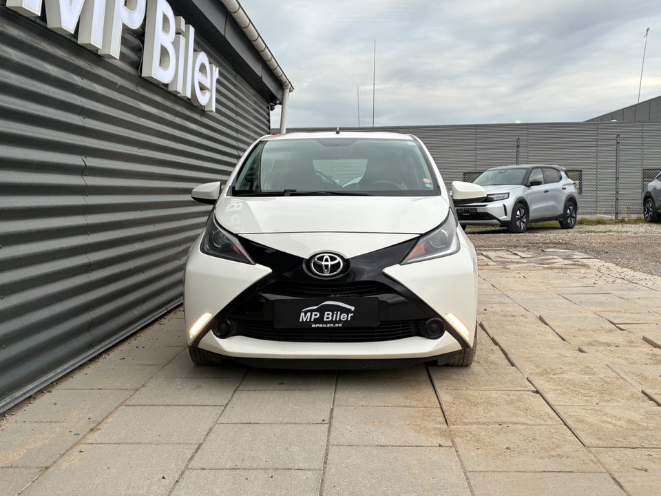 Toyota Aygo 1,0 VVT-i x-play x-touch 5d