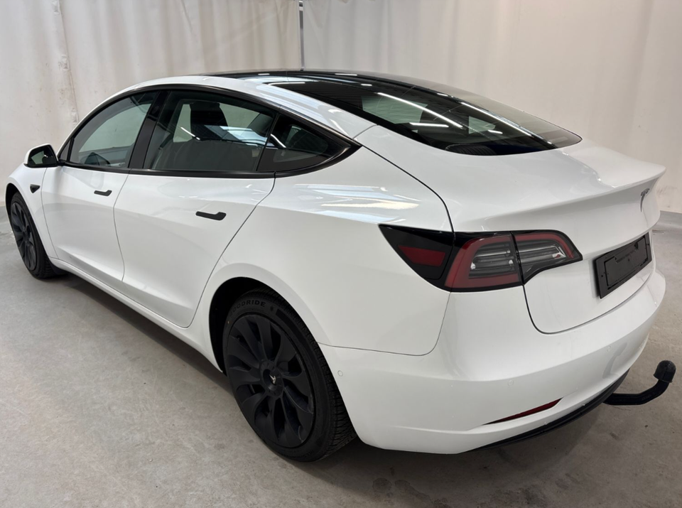 Tesla Model 3 RWD 4d