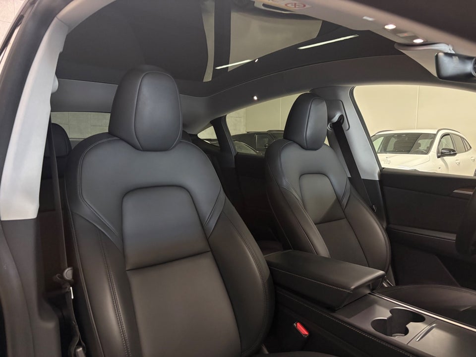 Tesla Model Y Long Range AWD 5d