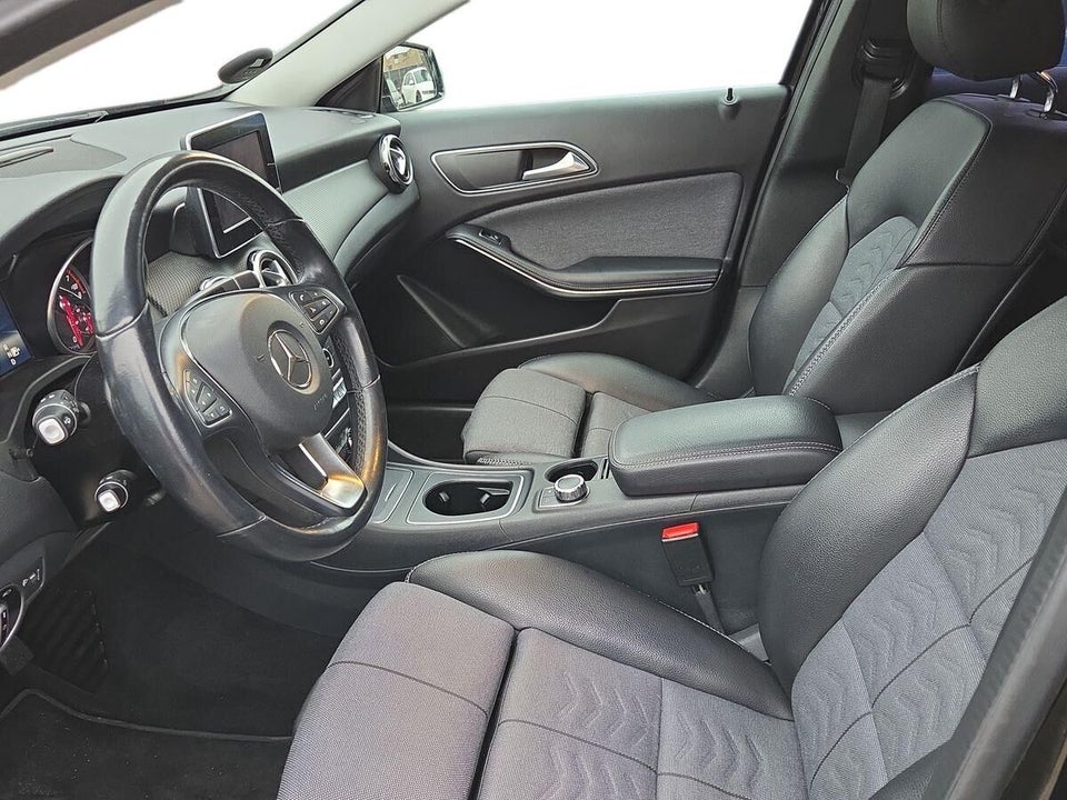 Mercedes GLA200 1,6 aut. 5d