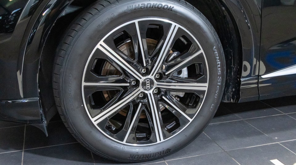 Audi Q4 e-tron 45 S-line 5d
