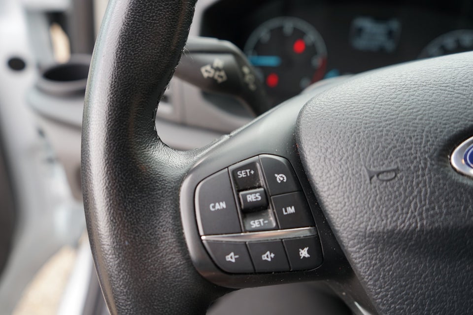Ford Transit Custom 300 L2 2,0 TDCi 130 Trend