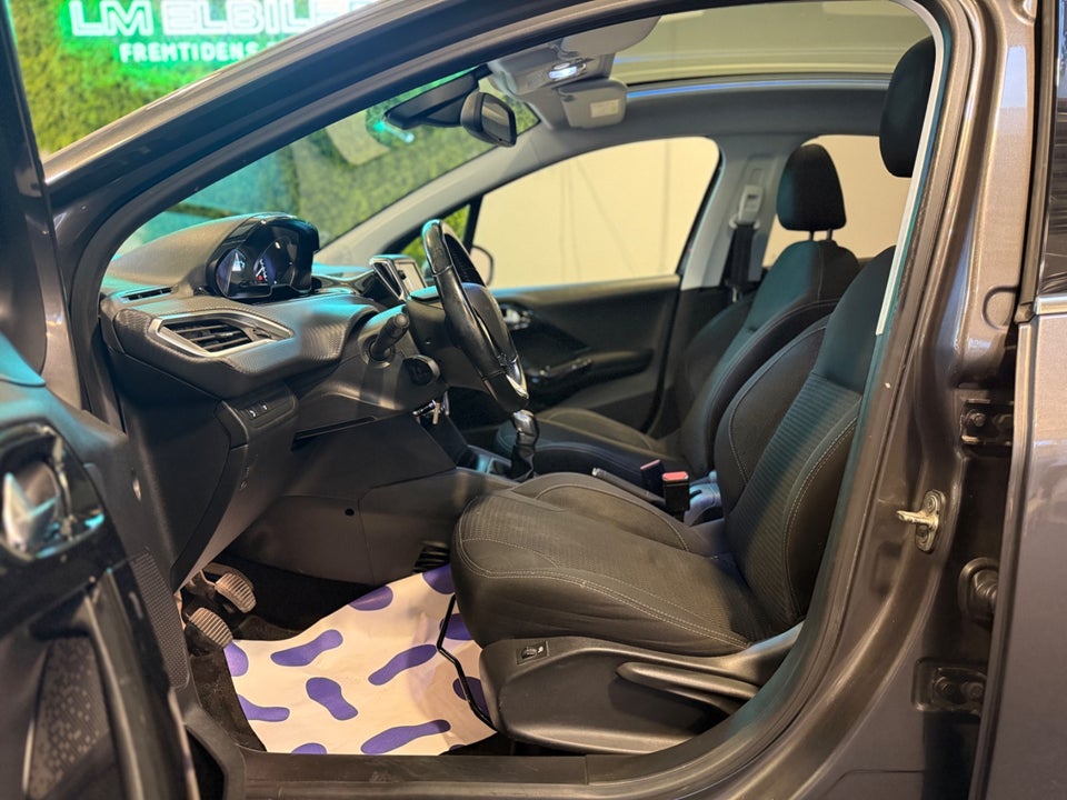 Peugeot 208 1,6 BlueHDi 100 Allure Sky 5d