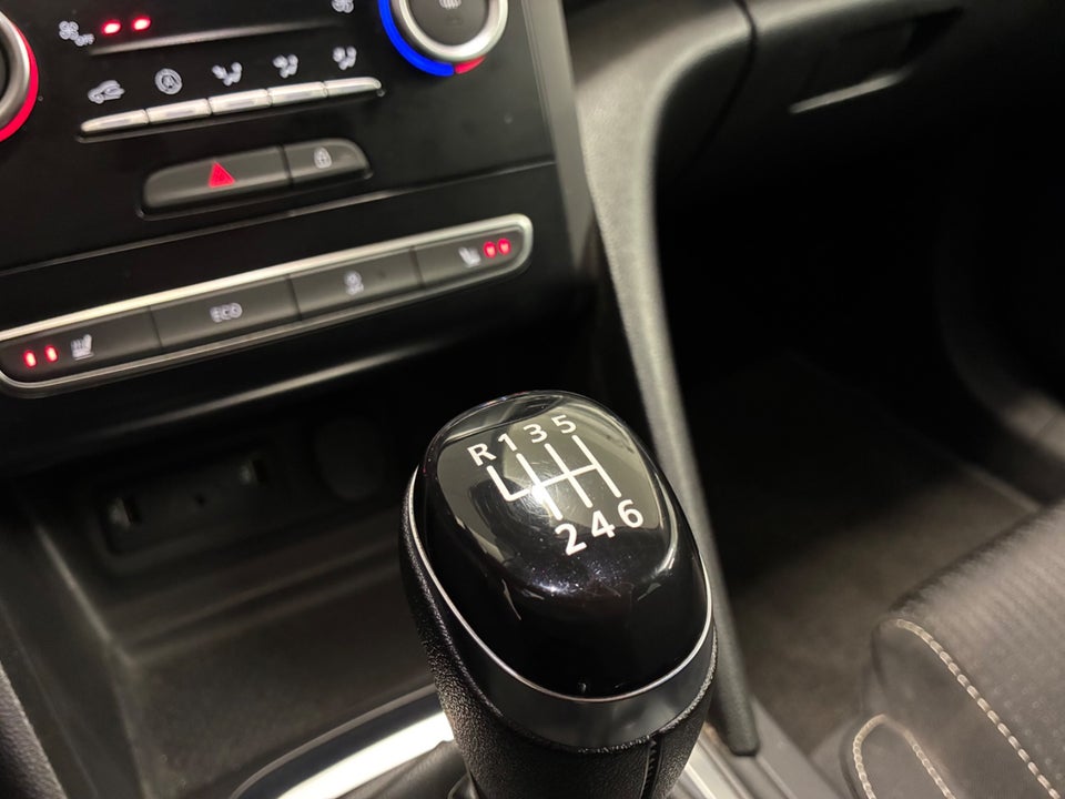 Renault Megane IV 1,2 TCe 130 Zen Sport Tourer 5d