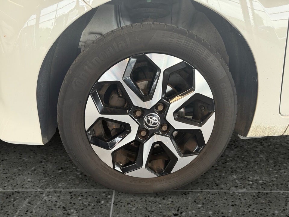 Toyota Aygo 1,0 VVT-i x-press 5d