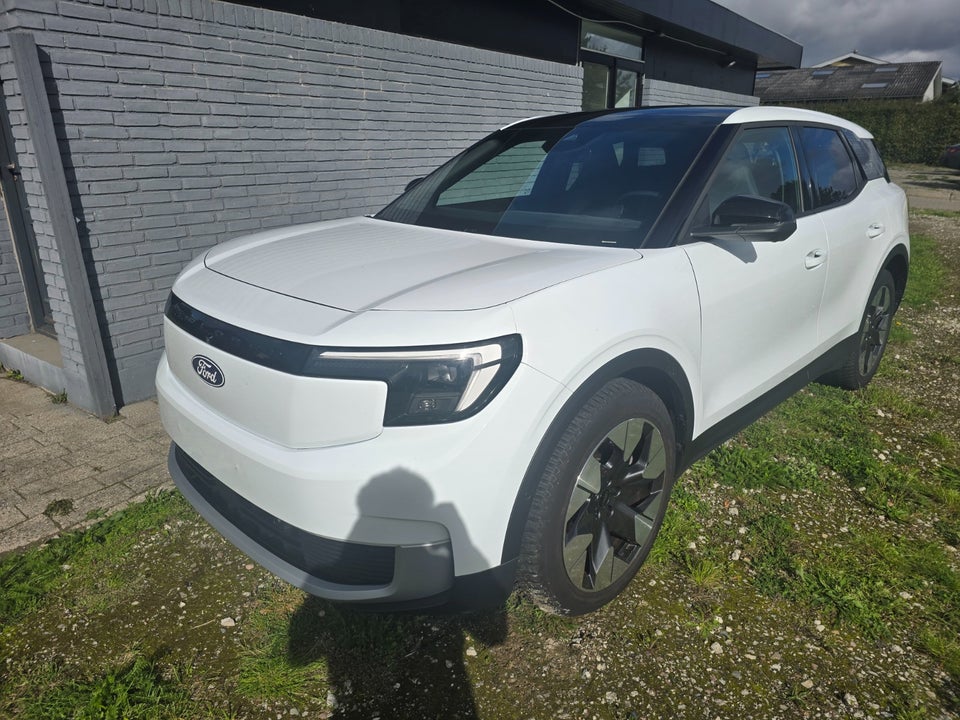 Ford Explorer 77 Premium Extended Range 5d