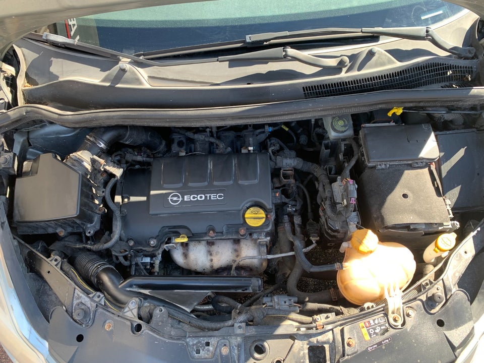 Opel Corsa 1,4 16V Cosmo 5d