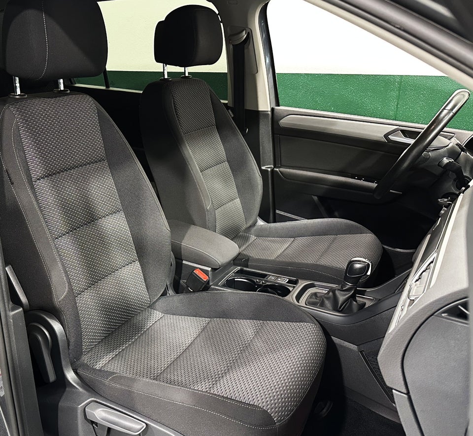 VW Touran 1,6 TDi 115 Comfortline DSG 7prs 5d