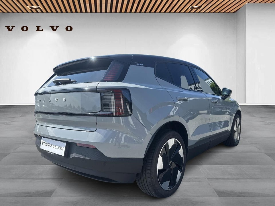 Volvo EX30 Extended Range Plus 5d