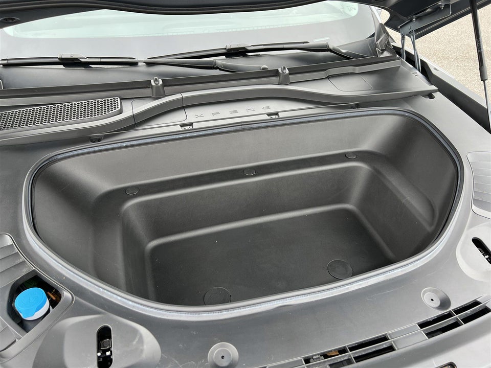 Xpeng G9 Standard Range 5d