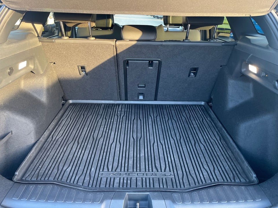 Ford Explorer 82 Premium Extended Range 5d